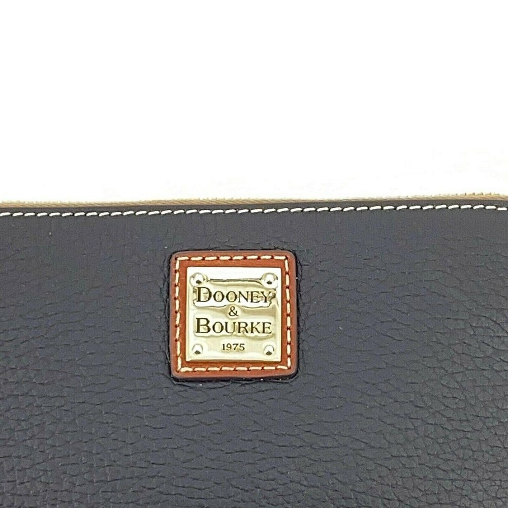 Dooney & Bourke Zip Around Phone Wristlet Pebbled Leather Black Brown ZR102 - Picture 2 of 7